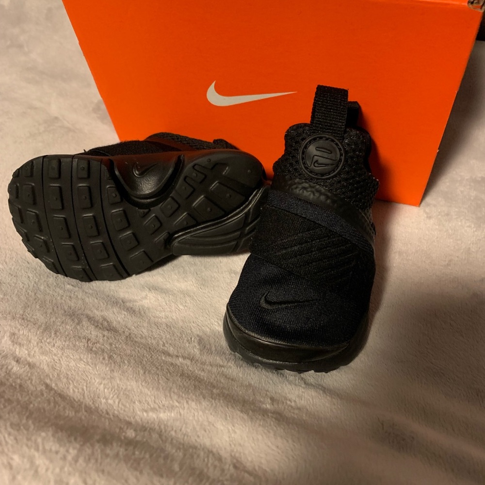 Size 5c Nike Presto Extreme